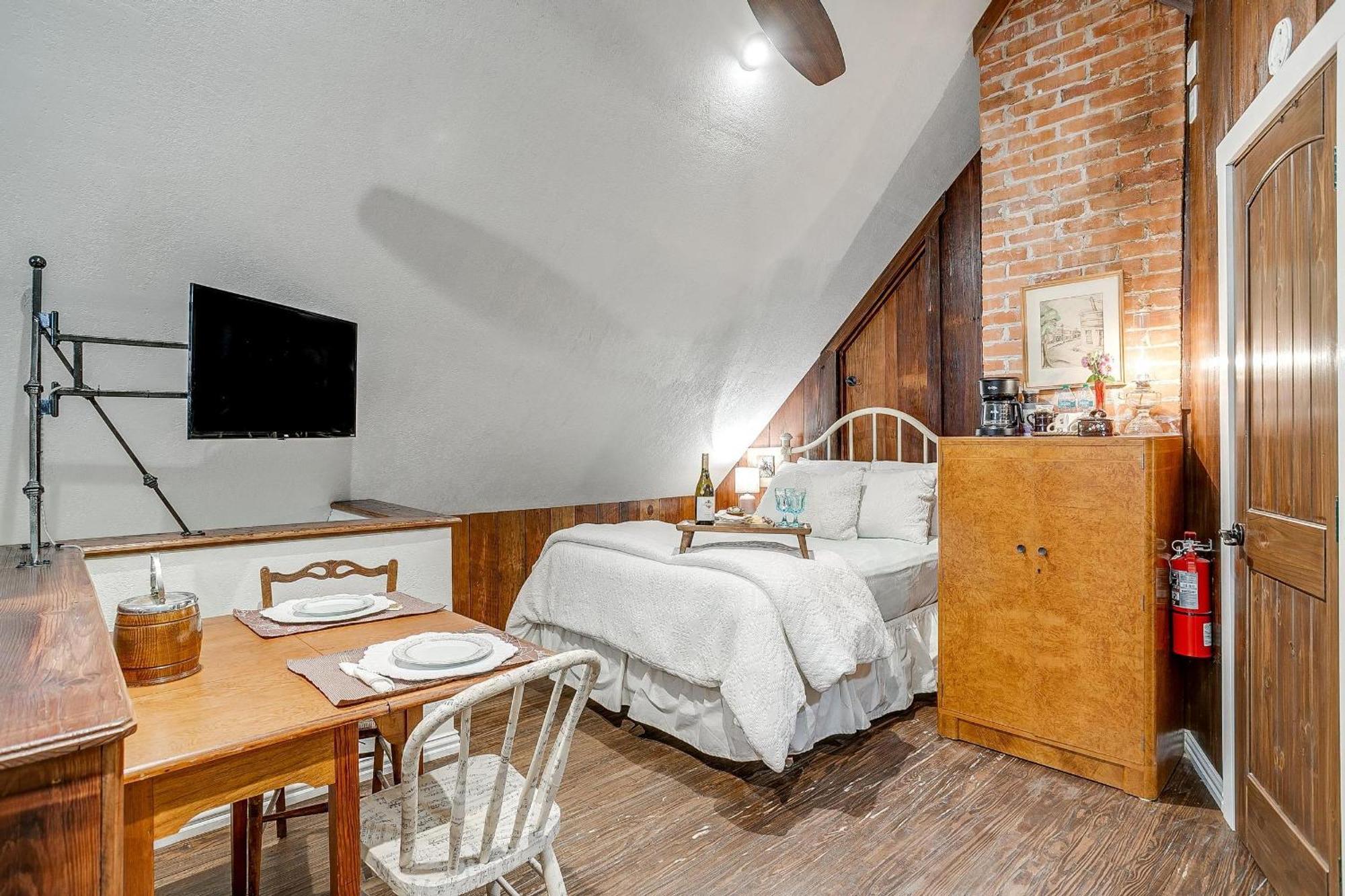 The Gallery House Boutique Hotel Stephenville Eksteriør billede